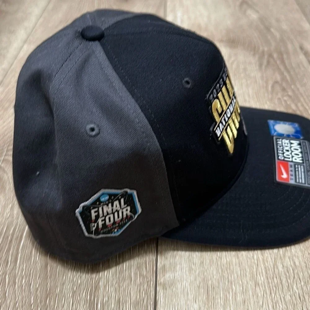 Nike Mens Black March Madness 2023 Connecticut Huskies‎ Champions Hat NWT